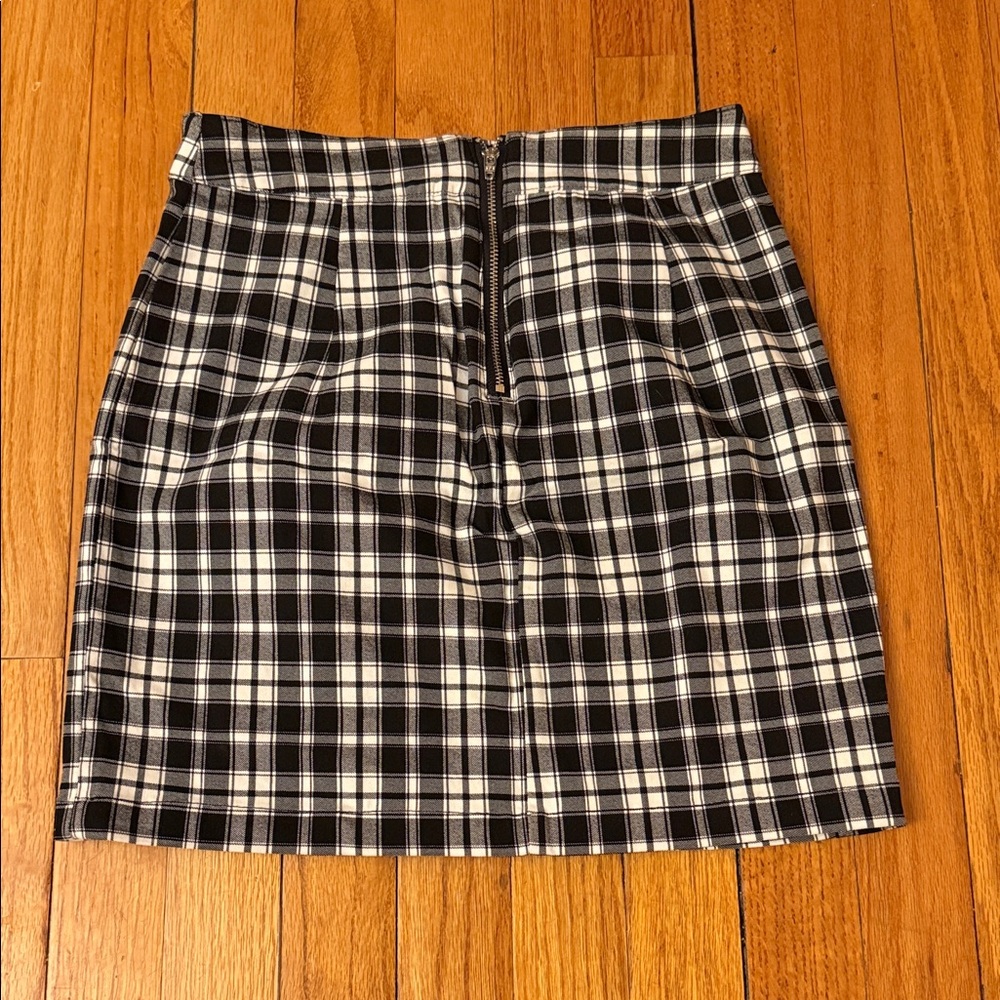 Garage Monochrome Plaid Mini Skirt Size Small - Picture 2 of 5